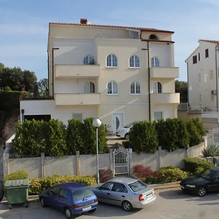7129b Apartment
