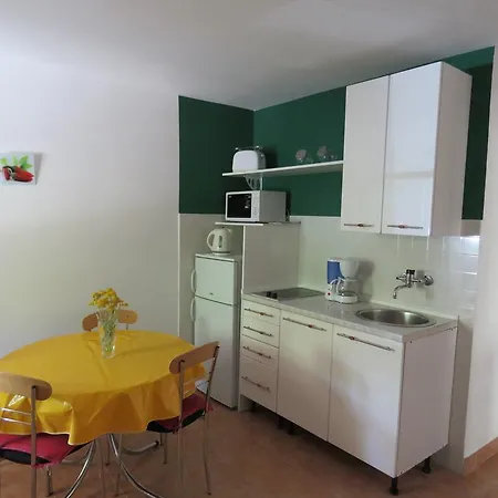 7129b Apartment